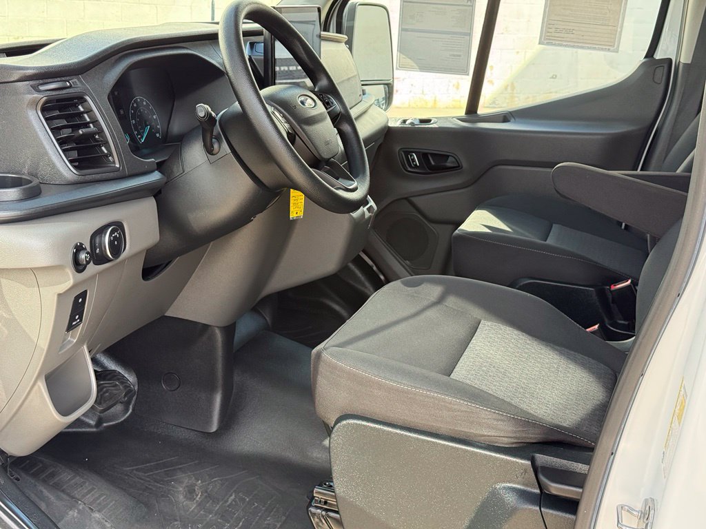 Certified 2023 Ford E-Transit Medium Roof RWD image 7