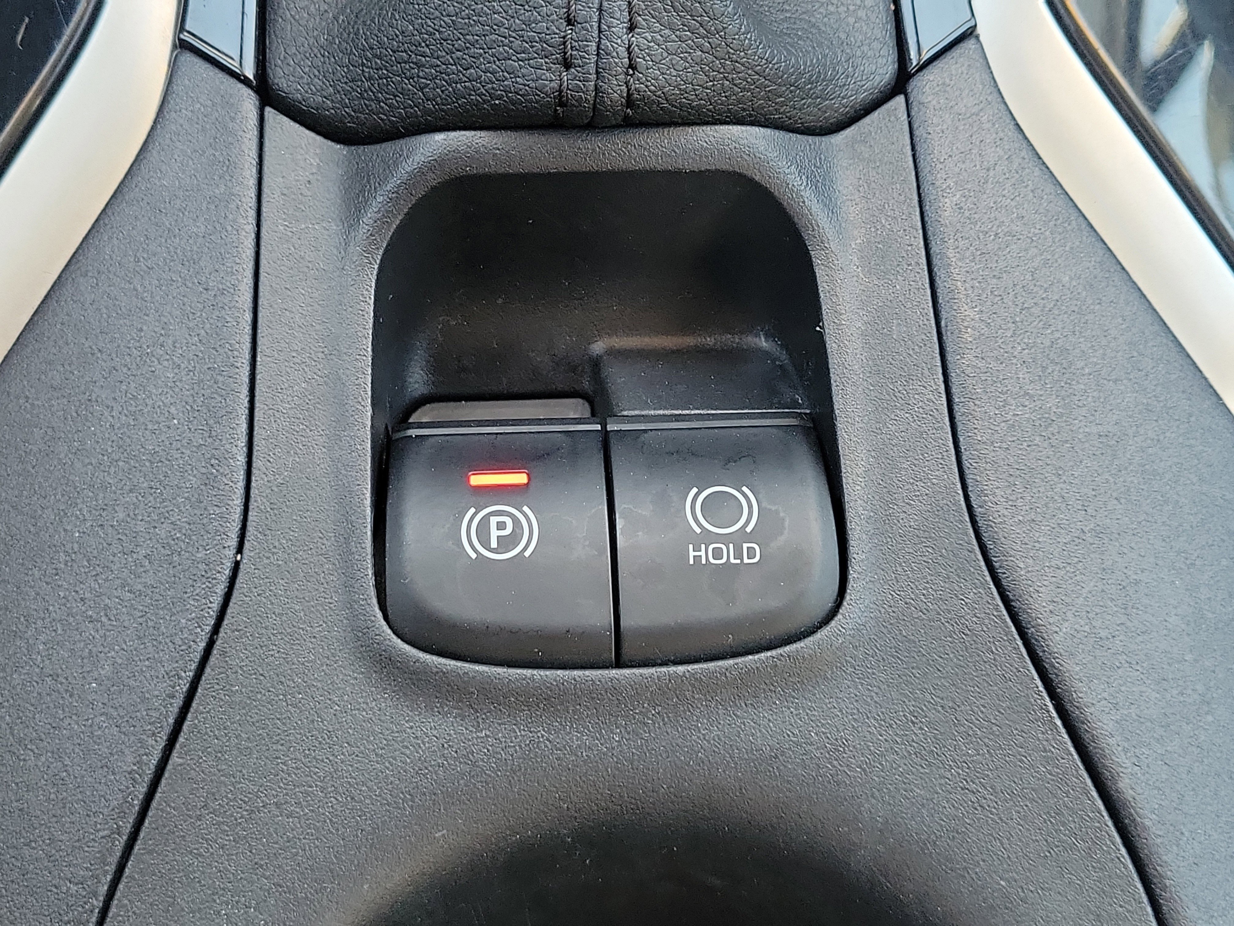 Used 2022 Toyota Corolla Cross LE image 30