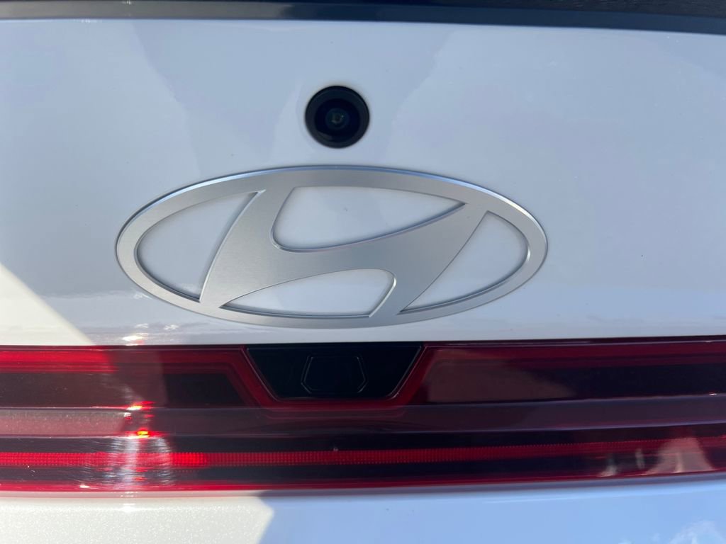 Certified 2025 Hyundai Elantra SEL FWD image 9