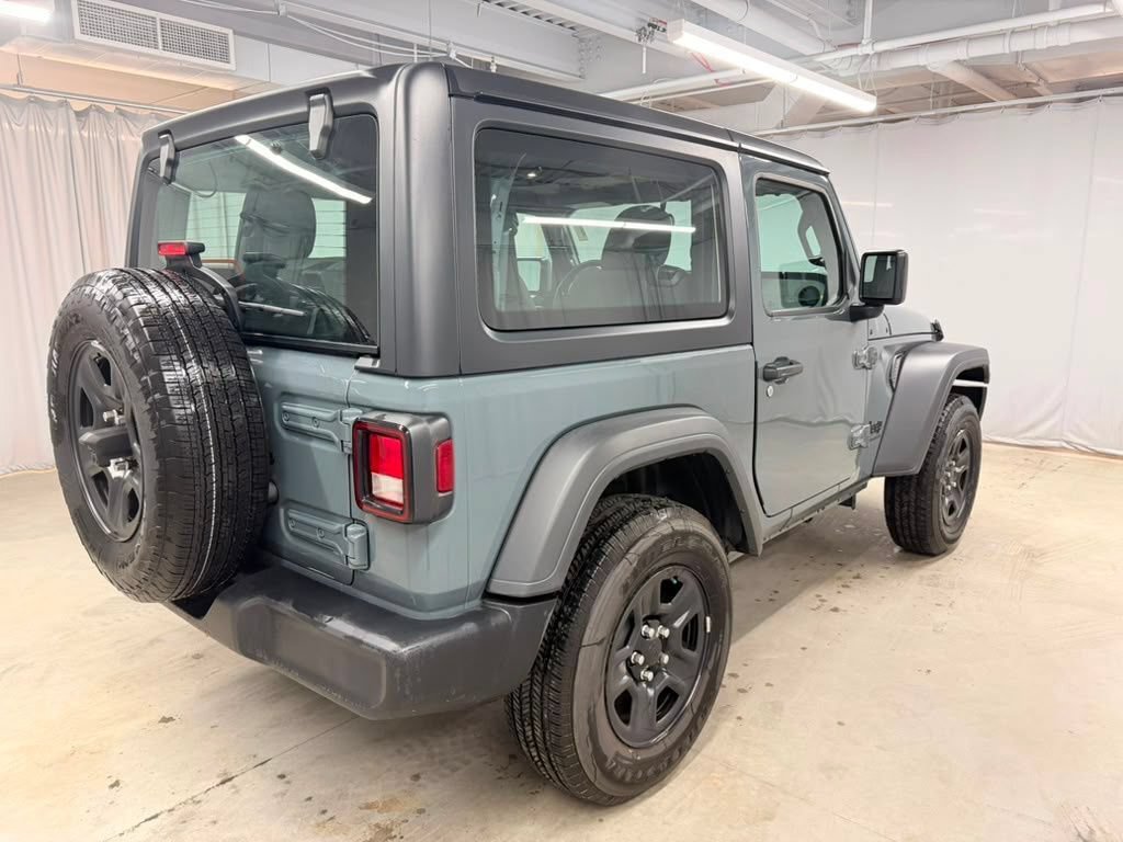 Used 2025 Jeep Wrangler Sport AWD/4WD image 14