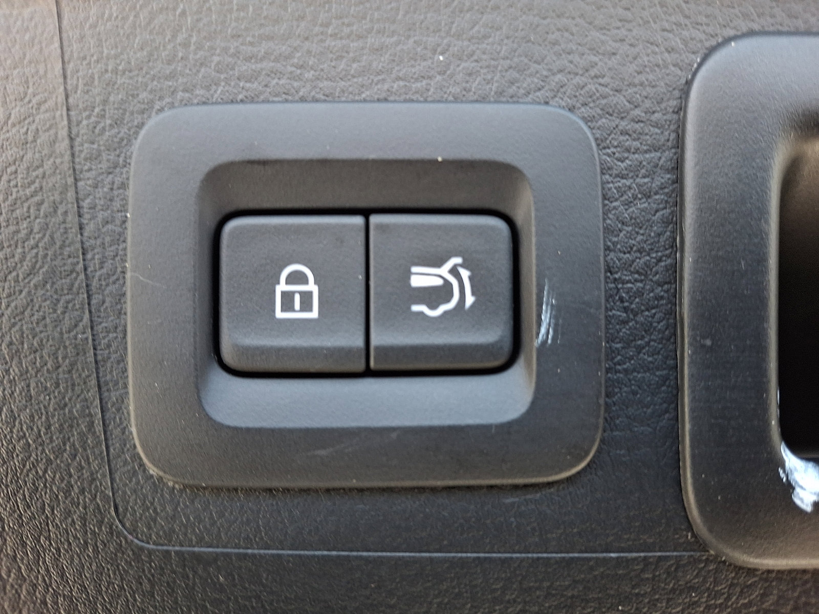 Used 2025 MAZDA CX-50 AWD 2.5 Hybrid w/ Weather Package image 29