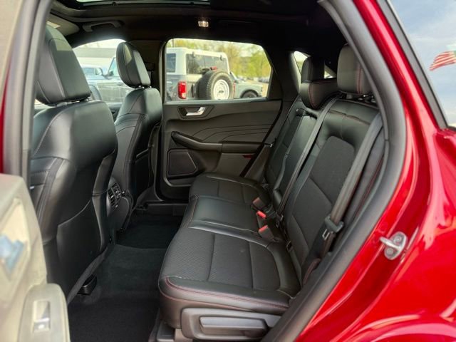 Used 2026 Ford Escape ST-Line Select w/ Equipment Group 401A AWD/4WD image 15