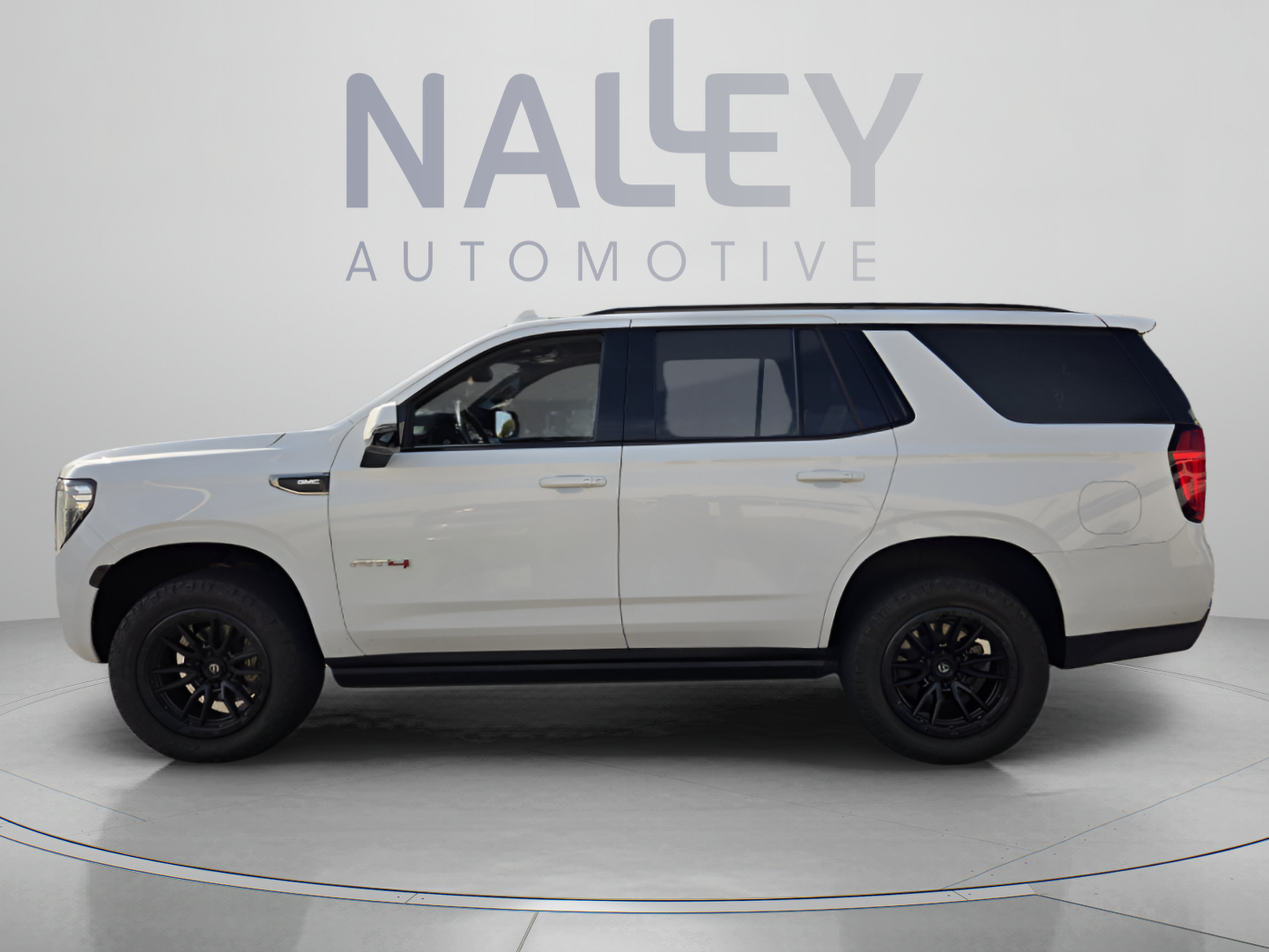Used 2022 GMC Yukon AT4 w/ AT4 Premium Plus Package AWD/4WD image 2
