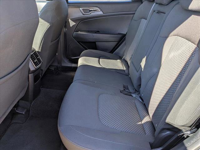 Used 2023 Kia Sportage LX AWD/4WD image 15