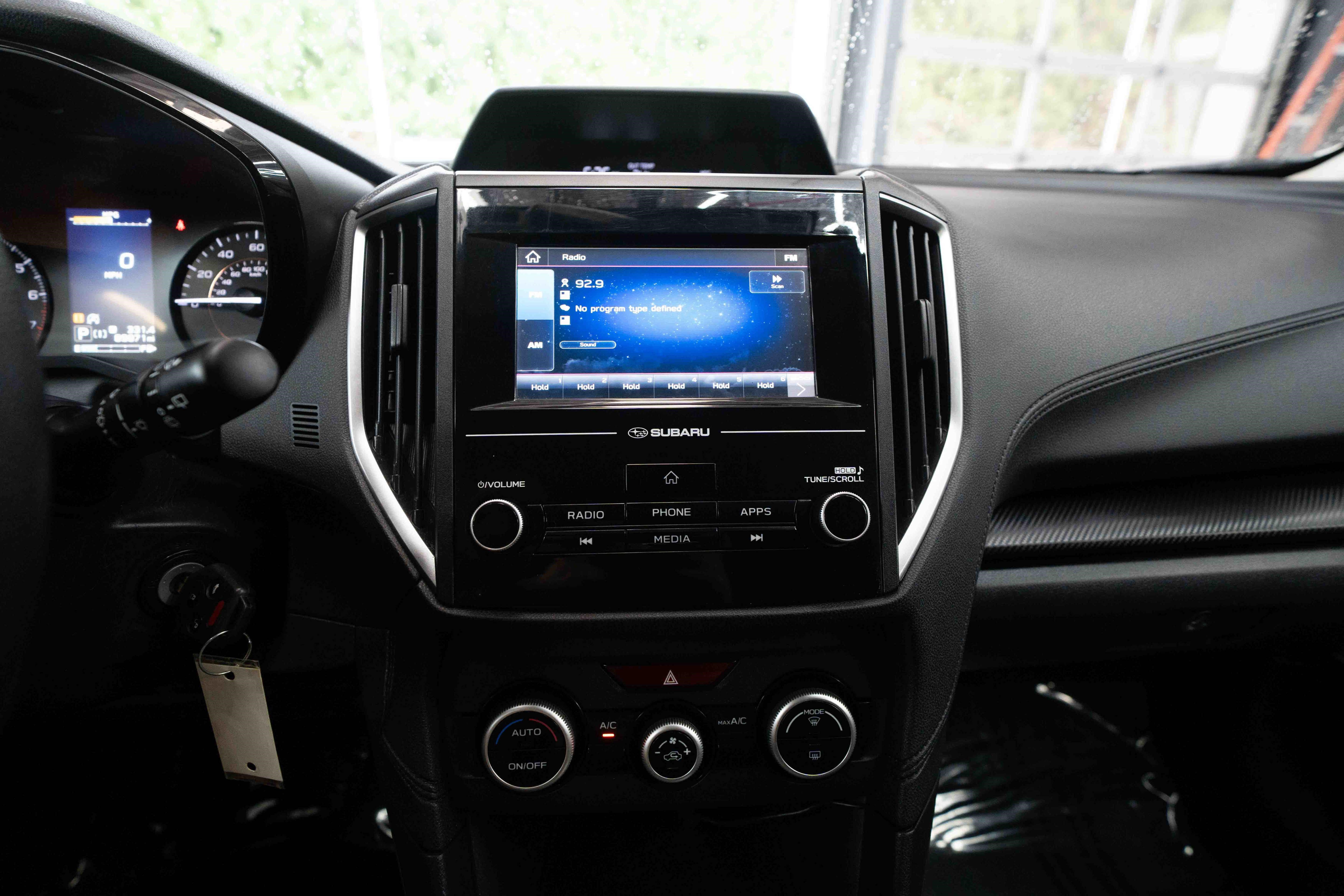 Used 2020 Subaru Crosstrek 2.0i AWD/4WD image 17