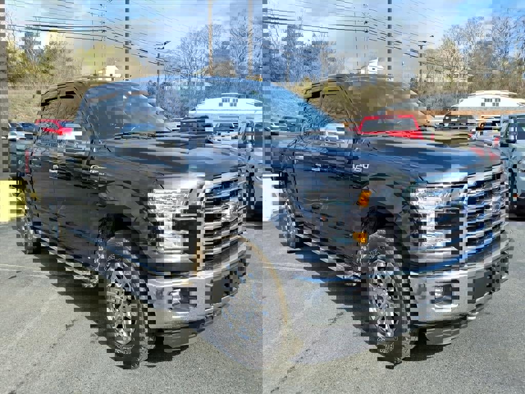 Used 2015 Ford F150 XLT w/ Equipment Group 302A Luxury image 9