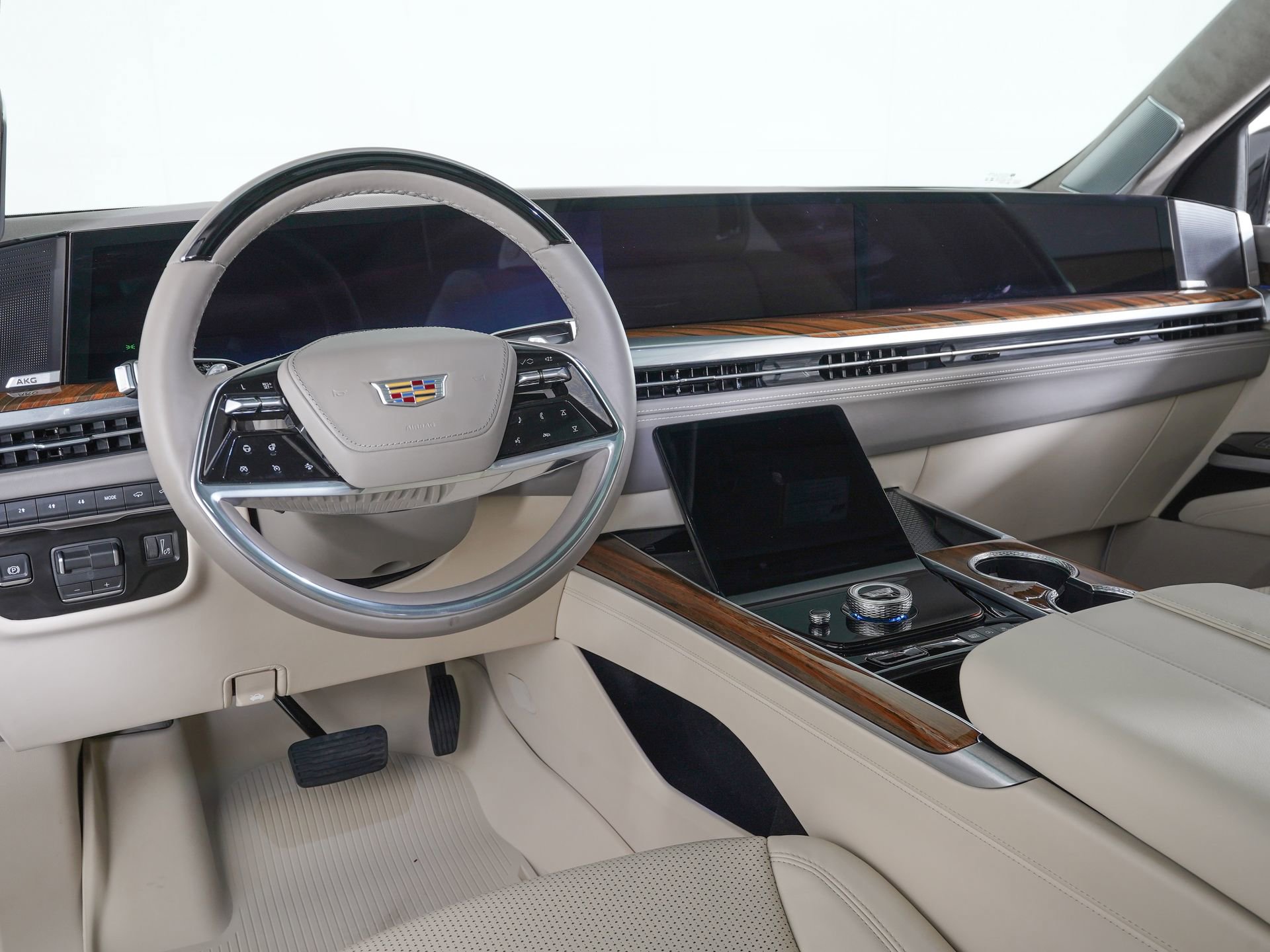 Used 2026 Cadillac Escalade Platinum Sport w/ LPO, Floor Liner Package AWD/4WD image 19