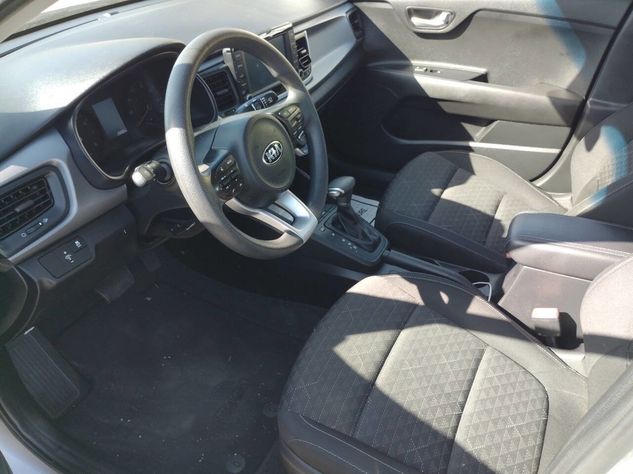 Used 2019 Kia Rio S image 3