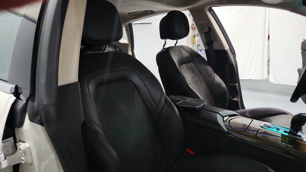 Used 2014 Maserati Quattroporte GTS RWD image 24