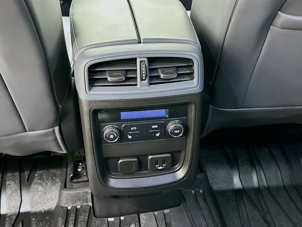 Used 2020 Buick Envision Essence FWD image 25