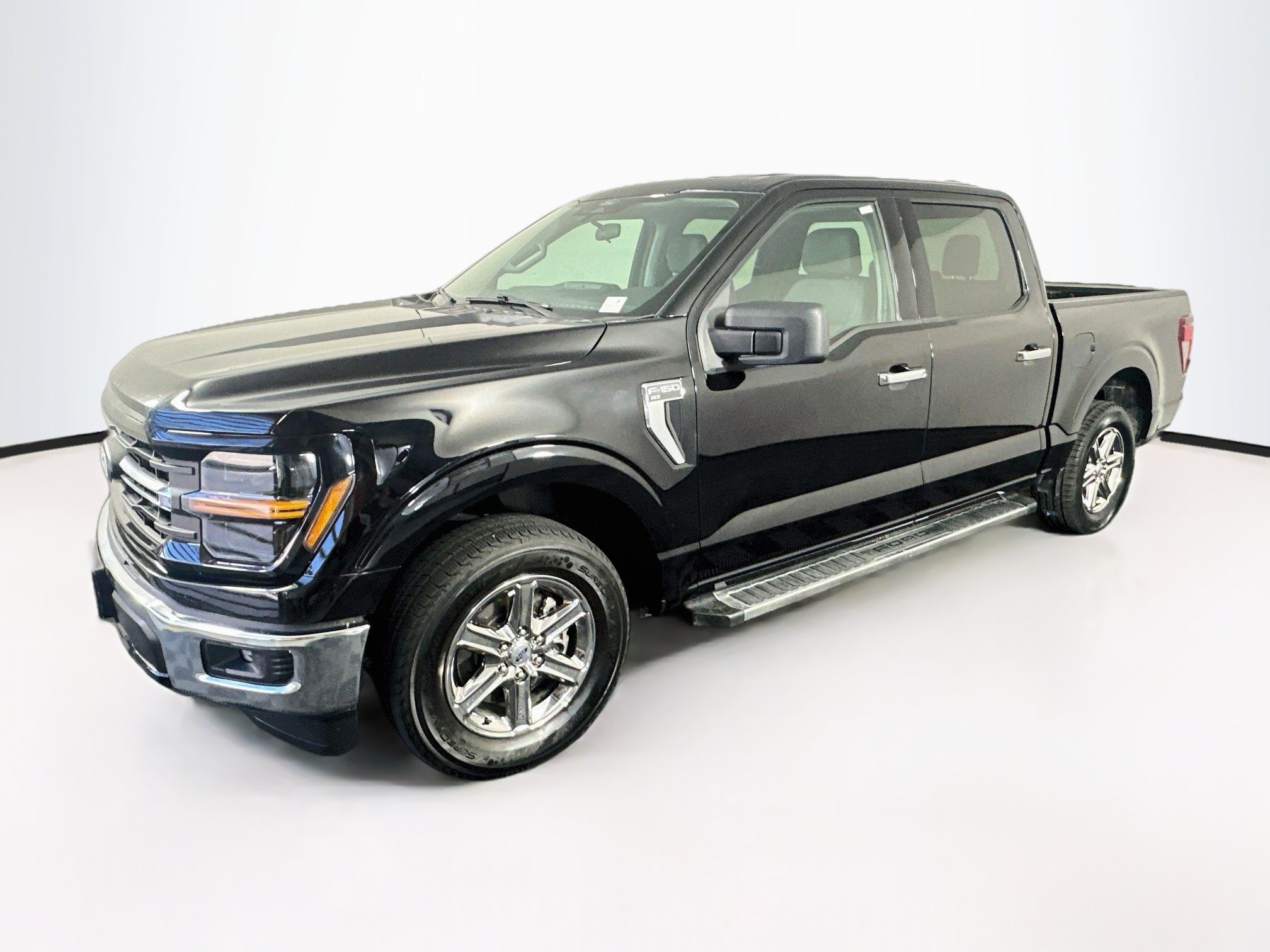 Used 2025 Ford F150 XLT w/ Equipment Group 301A Standard RWD image 3
