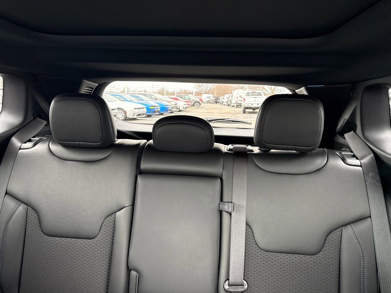 Used 2024 Jeep Compass Latitude w/ Sun and Sound Group image 26