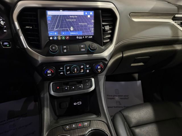 Used 2023 GMC Acadia SLT w/ Elevation Edition image 18