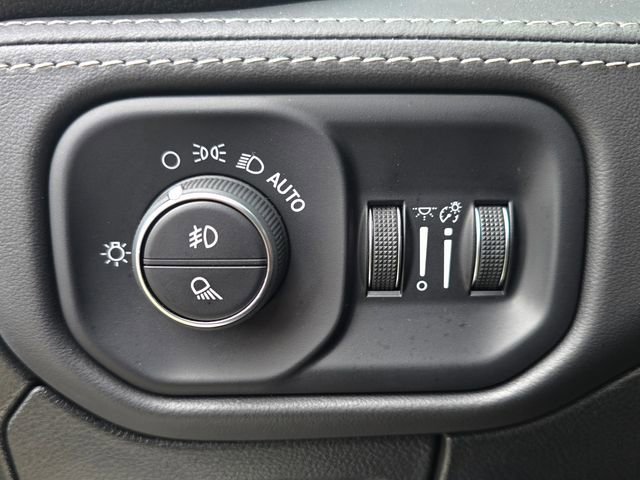 Used 2024 RAM 1500 Limited AWD/4WD image 17