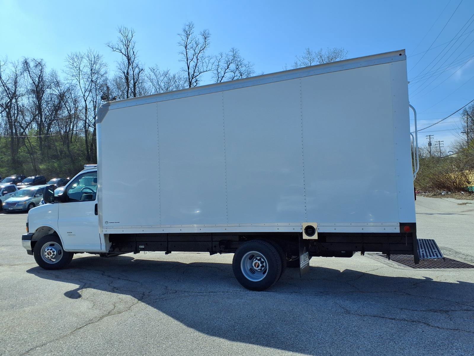 New 2026 GMC Savana 4500 w/ Power Convenience Package RWD image 22