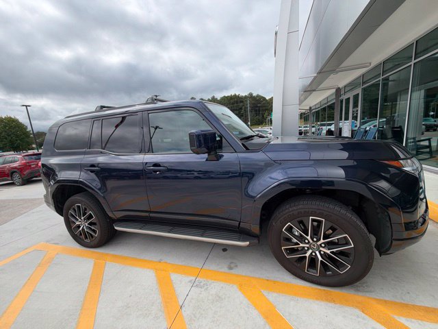 Used 2025 Lexus GX 550 w/ Accessory Package (2T) AWD/4WD image 9