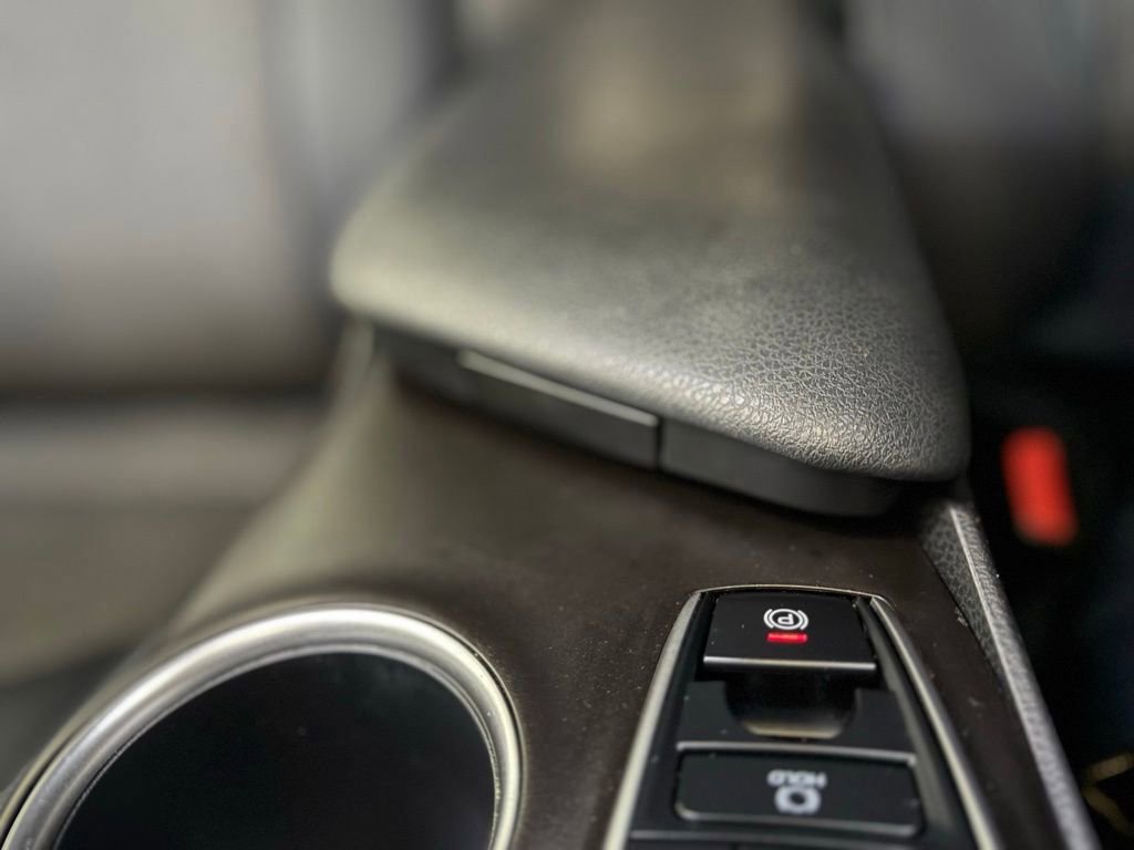 Used 2022 Toyota Camry LE image 21