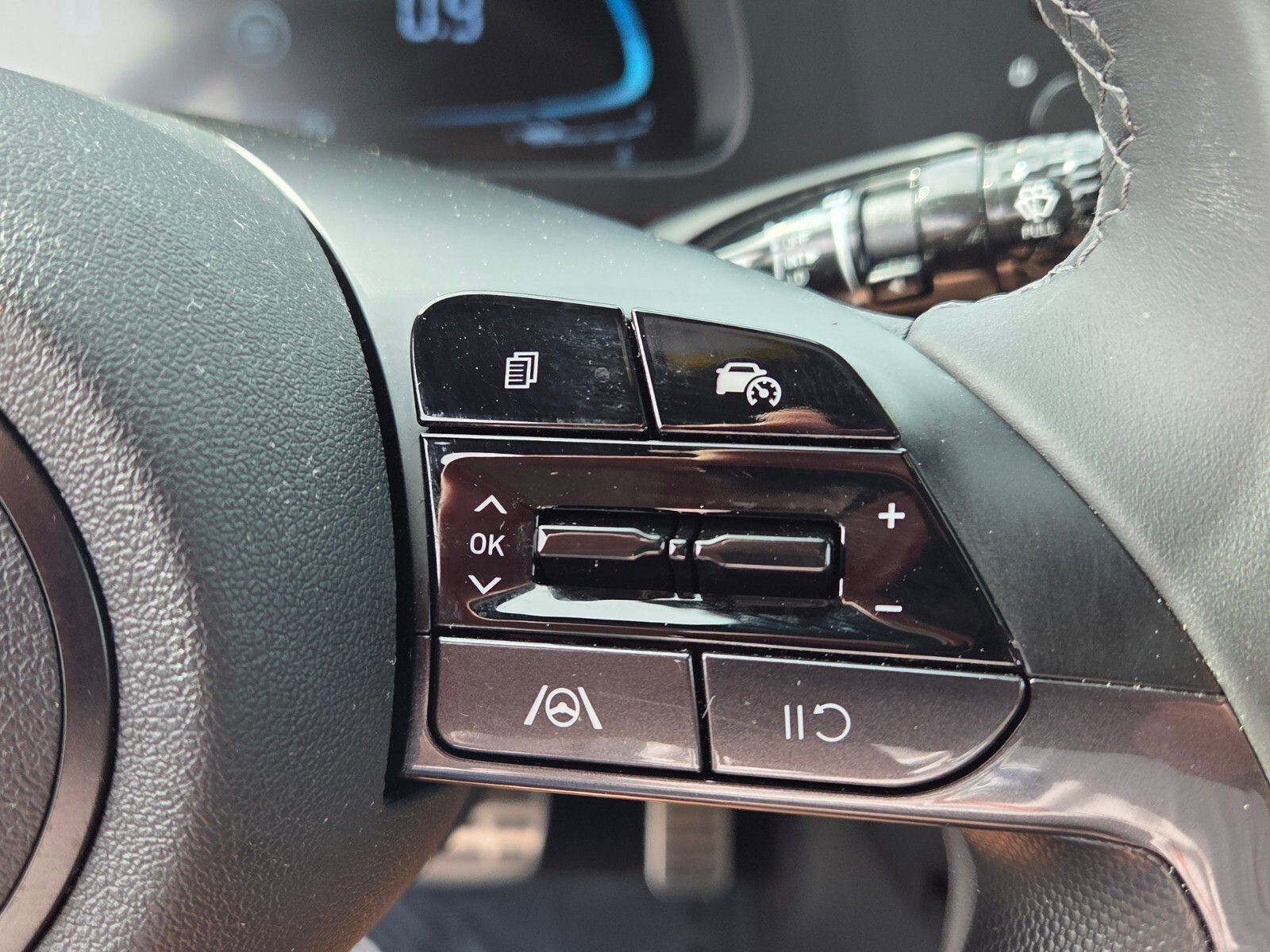 Used 2025 Hyundai Elantra Sport image 24