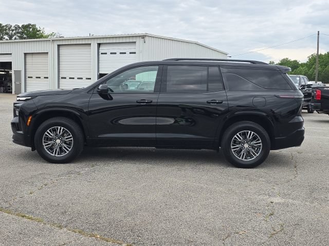 Used 2025 Chevrolet Traverse RS w/ LPO, Floor Liner Package FWD image 2