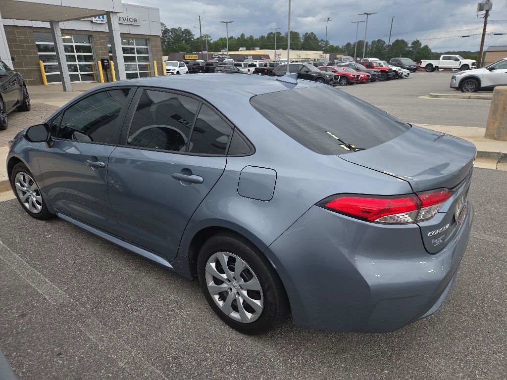Used 2022 Toyota Corolla LE FWD image 4