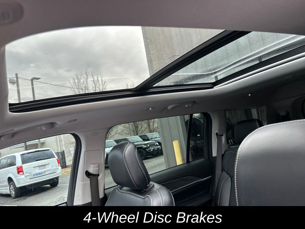 Used 2023 Jeep Grand Cherokee L Limited w/ Black Appearance Package image 25