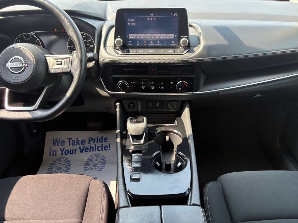 Used 2024 Nissan Rogue S FWD image 11