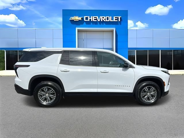 Used 2024 Chevrolet Traverse LS w/ LPO, Floor Liner Package FWD image 2