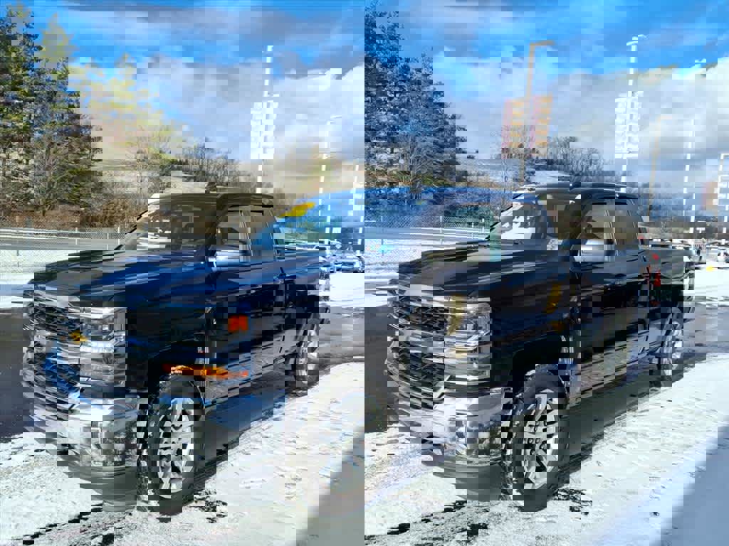 Used 2018 Chevrolet Silverado 1500 LT w/ All Star Edition image 3