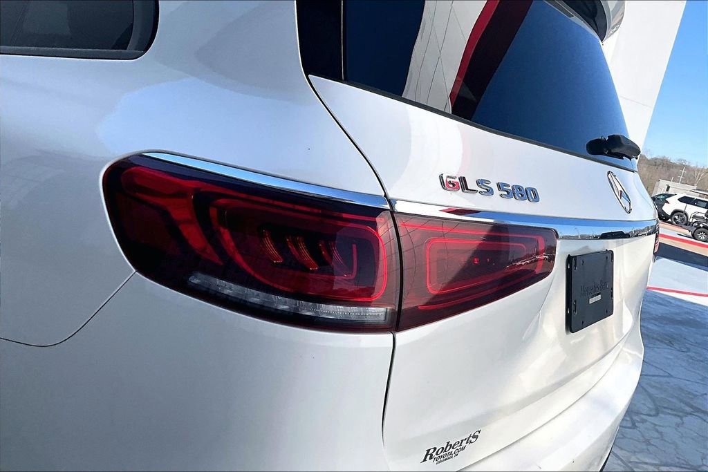 Used 2021 Mercedes-Benz GLS 580 4MATIC image 23