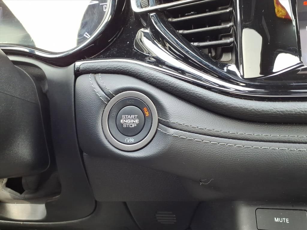 Used 2024 Dodge Durango SXT image 33