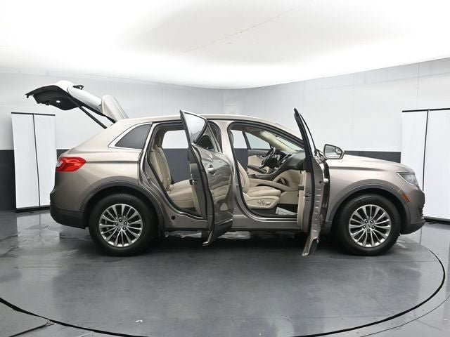 Used 2018 Lincoln MKX Select FWD image 37