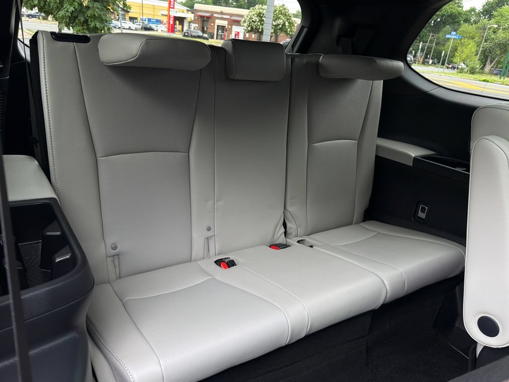 Used 2025 Toyota Grand Highlander AWD Hybrid image 17