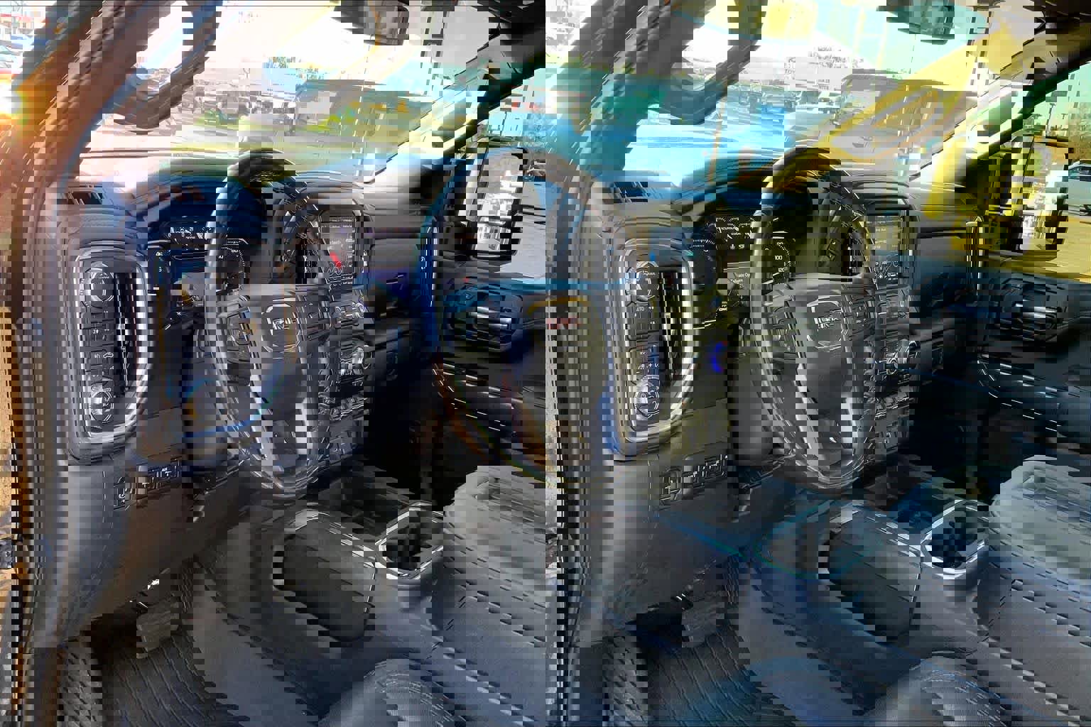 Used 2022 GMC Sierra 2500 AT4 w/ Gooseneck/5TH Wheel Package image 16