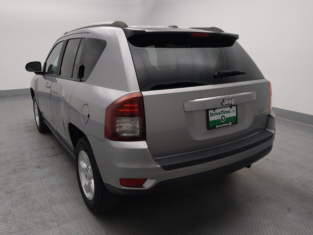 Used 2017 Jeep Compass Latitude FWD image 6