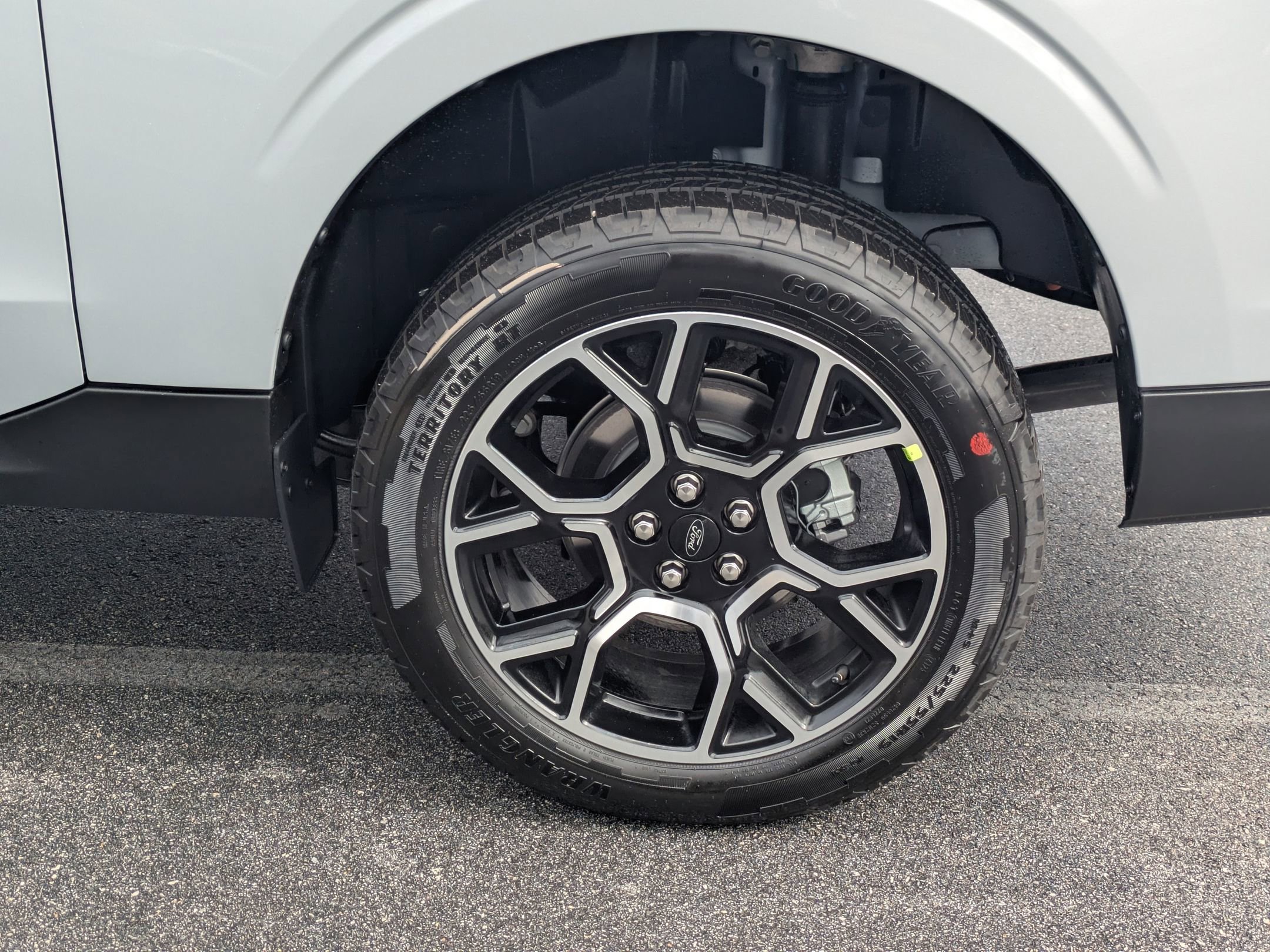 New 2026 Ford Maverick Lariat w/ 4K Tow Package image 8