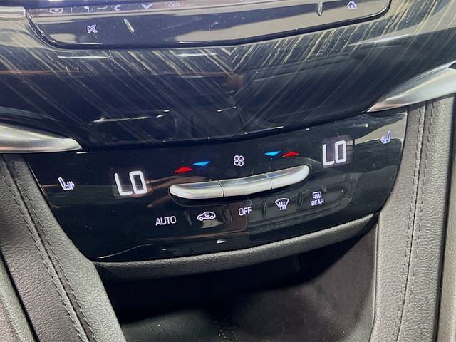 Used 2022 Cadillac XT6 Premium Luxury FWD image 16