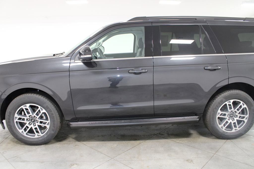 New 2026 Ford Expedition Active RWD image 5