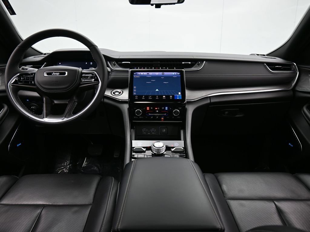 Used 2024 Jeep Grand Cherokee Overland w/ Luxury Tech Group IV image 47