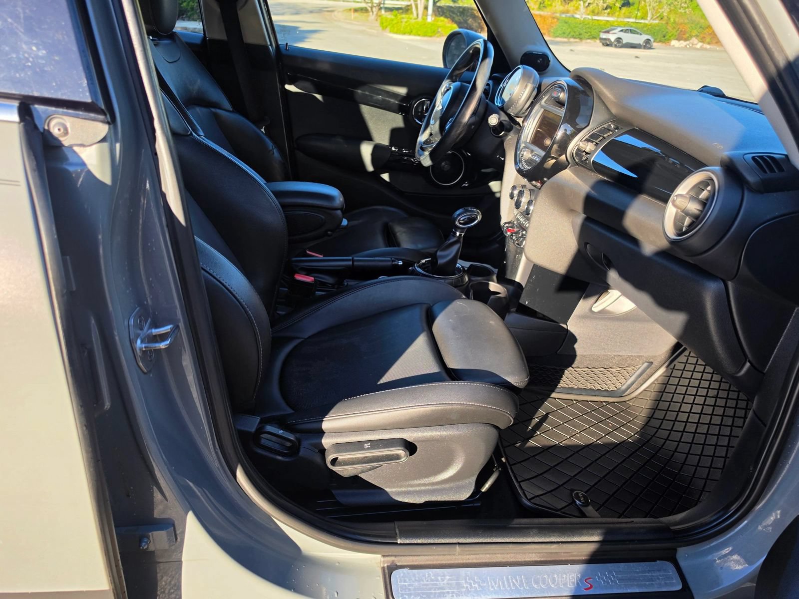 Used 2015 MINI Cooper S FWD image 26