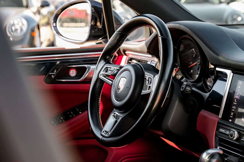 Used 2021 Porsche Macan GTS image 12