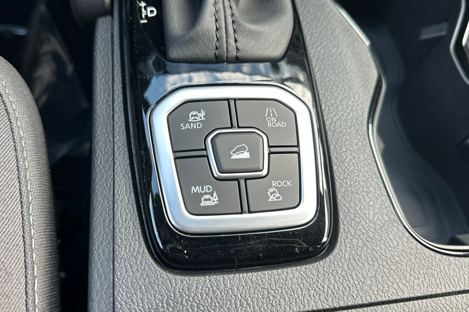 New 2026 Nissan Frontier SV image 33