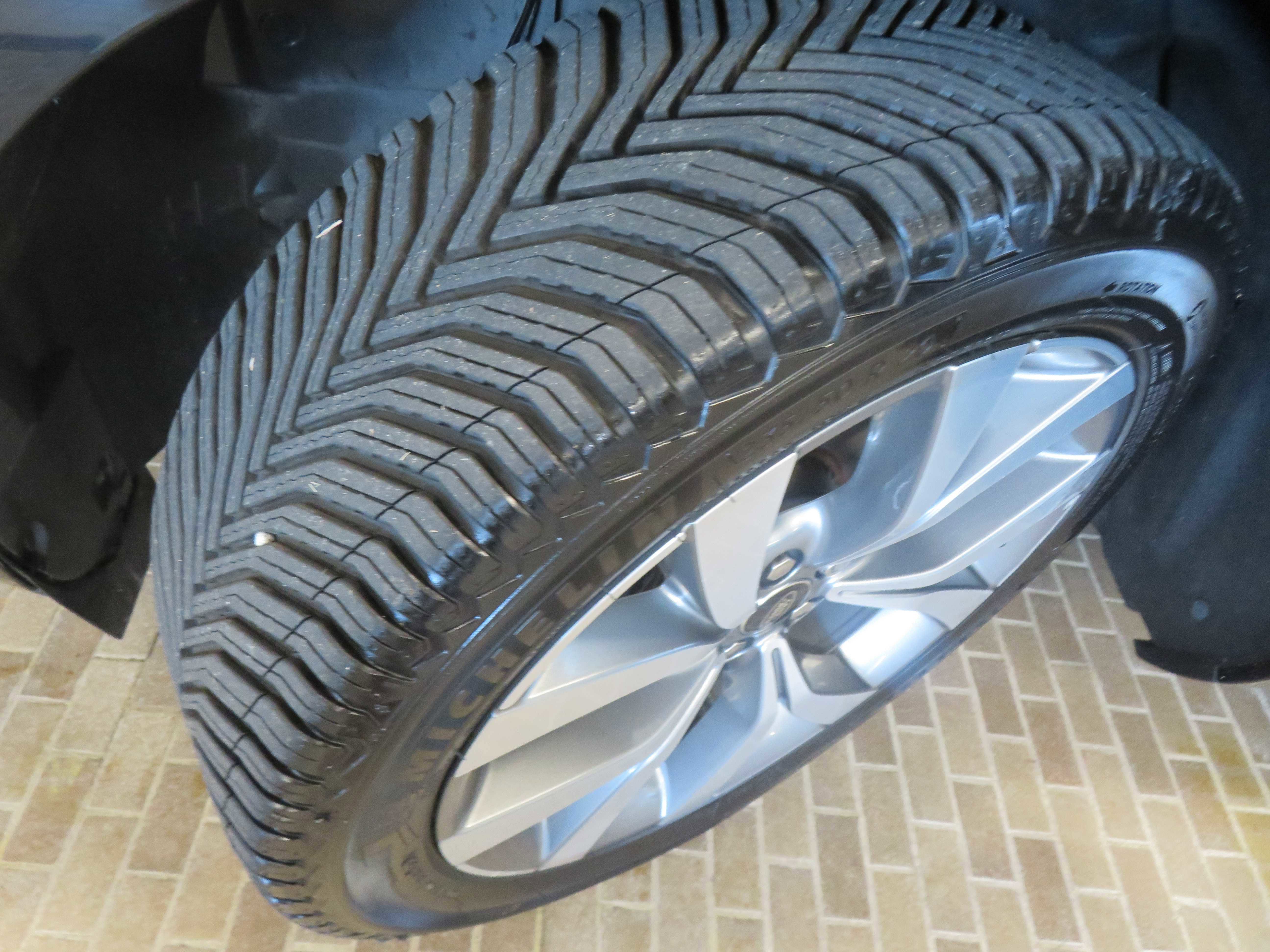 Used 2020 Land Rover Range Rover Evoque SE image 11