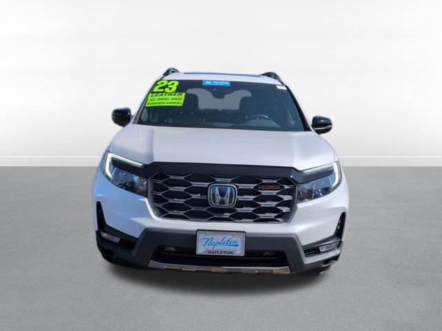 Used 2023 Honda Passport TrailSport image 2