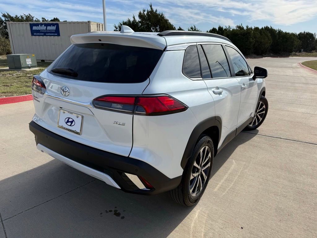 Used 2023 Toyota Corolla Cross XLE image 5