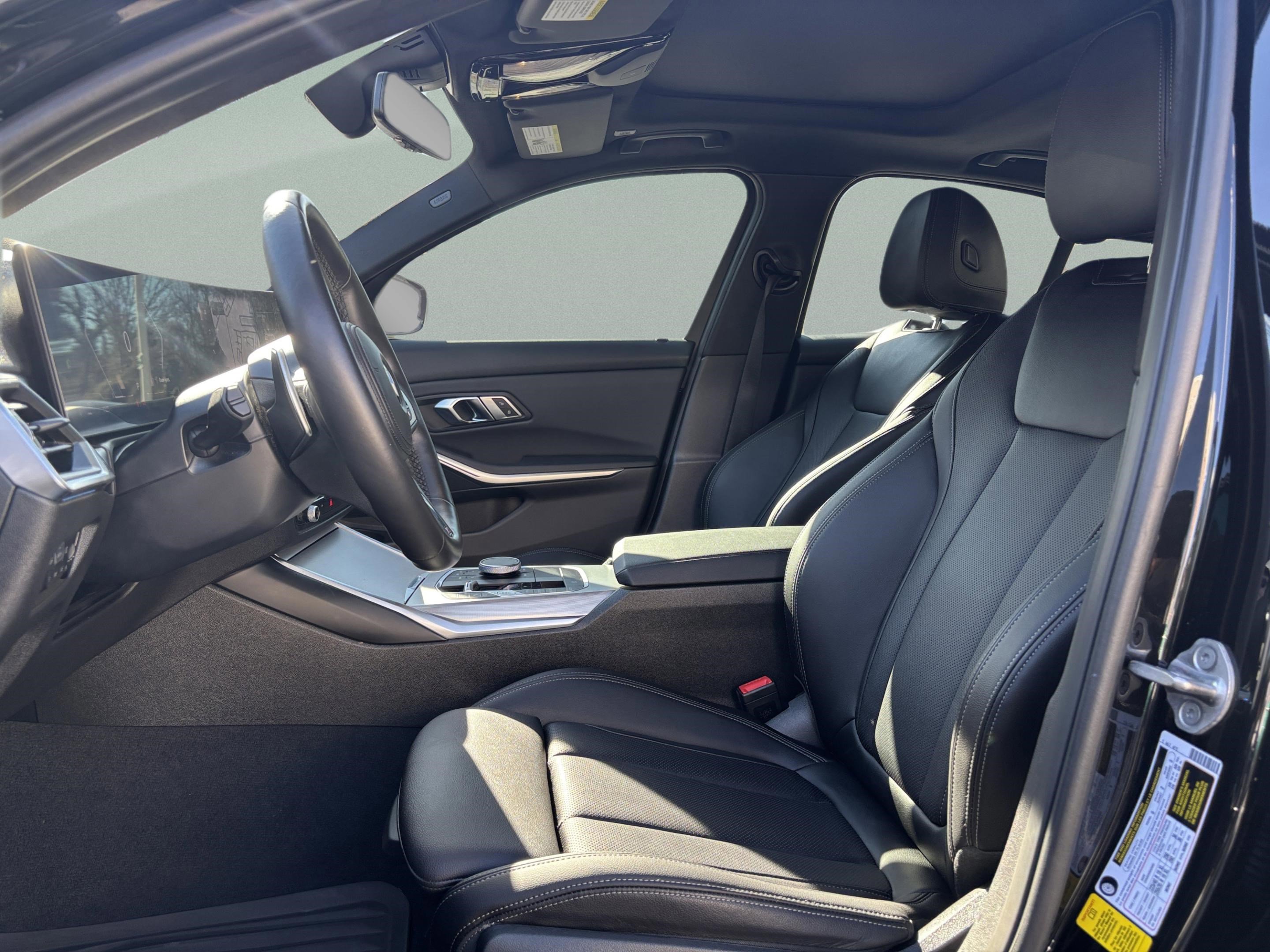 Used 2023 BMW 330i Sedan w/ M Sport Package image 20