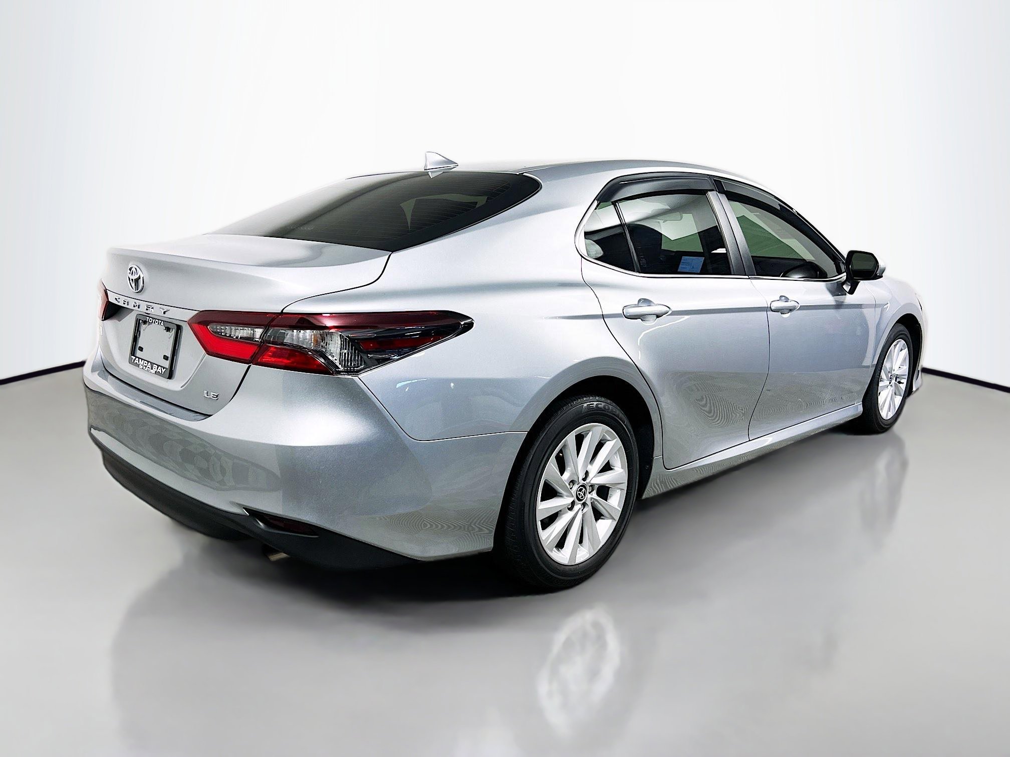 Used 2023 Toyota Camry LE image 4