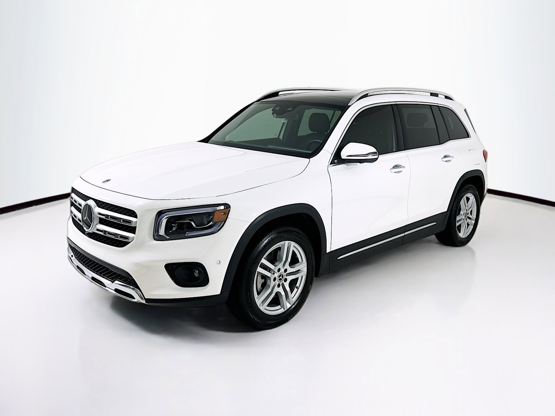 Used 2023 Mercedes-Benz GLB 250 image 3