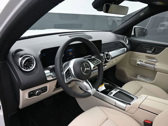 New 2025 Mercedes-Benz GLB 250 image 18