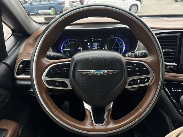 Used 2021 Chrysler Pacifica Limited w/ Uconnect Theater Family Group image 18