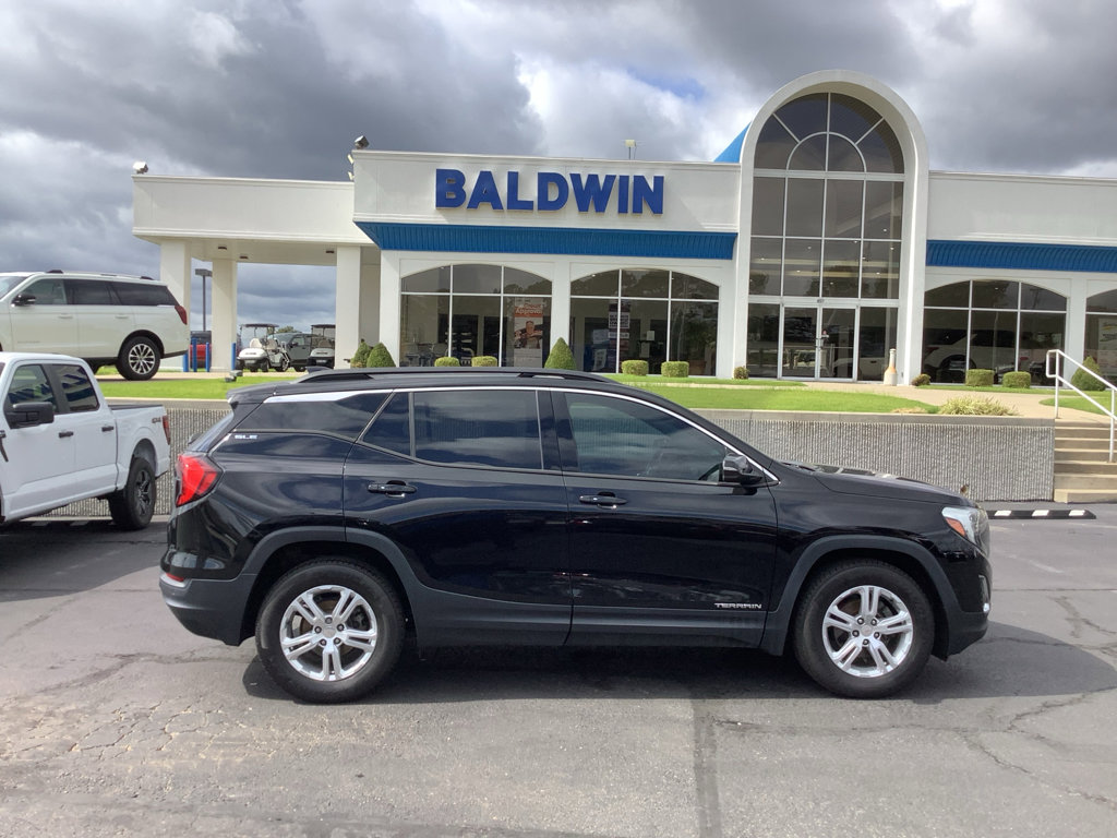 Used 2020 GMC Terrain SLE w/ Driver Convenience Package image 8